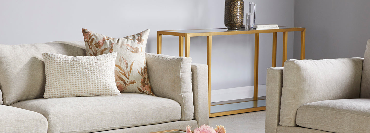 CONSOLE TABLE